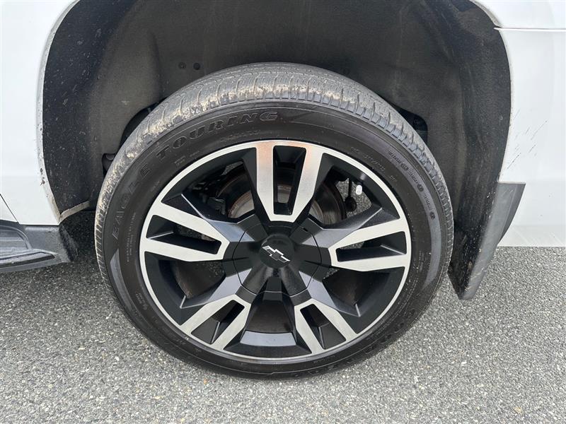 2019 Chevrolet Suburban LT - Photo 22