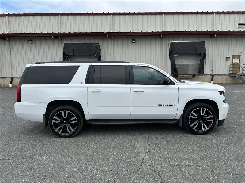 2019 Chevrolet Suburban LT - Photo 12