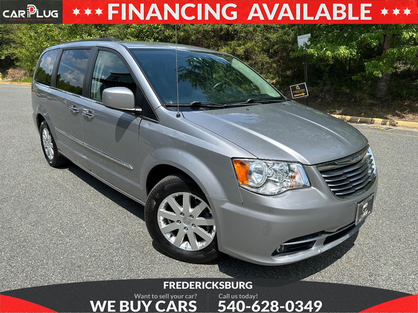 2015 Chrysler Town & Country Touring's photo