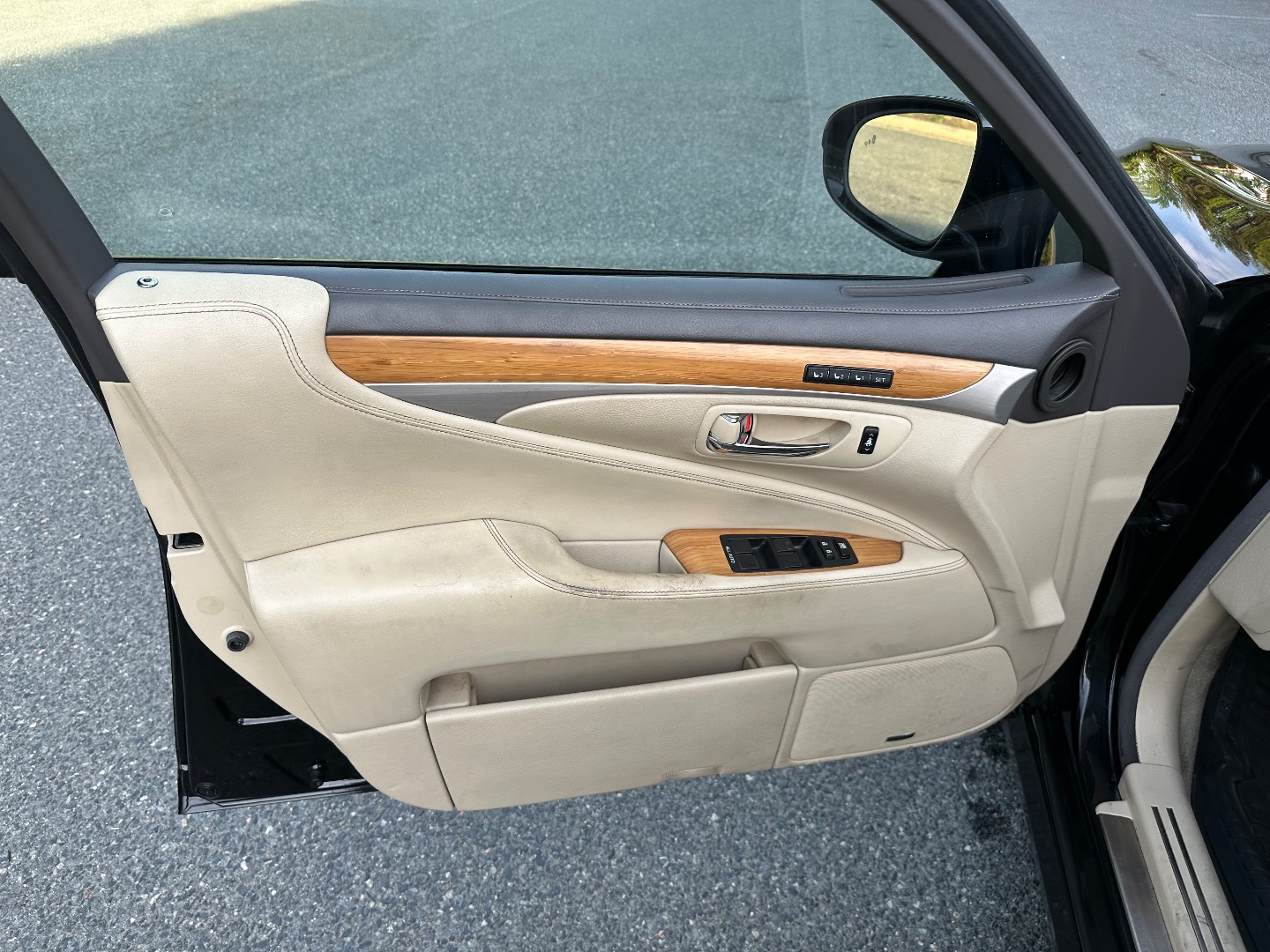 2014 Lexus LS Base - Photo 25