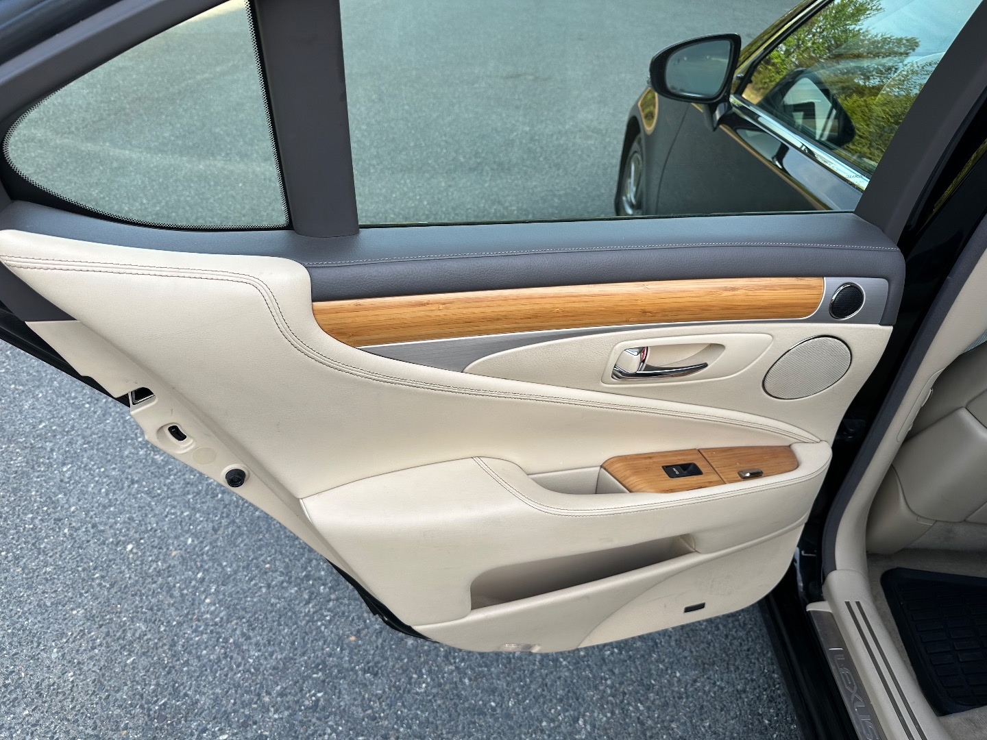 2014 Lexus LS Base - Photo 29