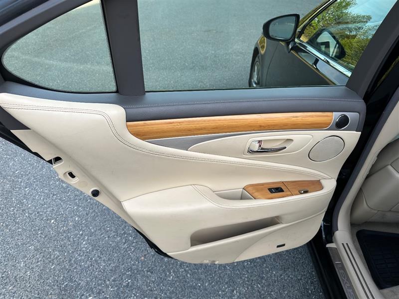 2014 Lexus LS Base - Photo 30