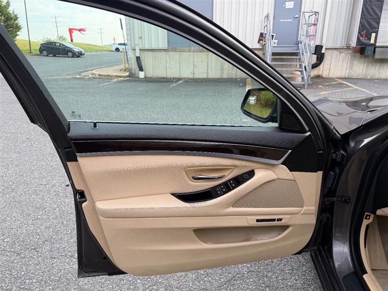 2013 BMW 5 Series 535i - Photo 24