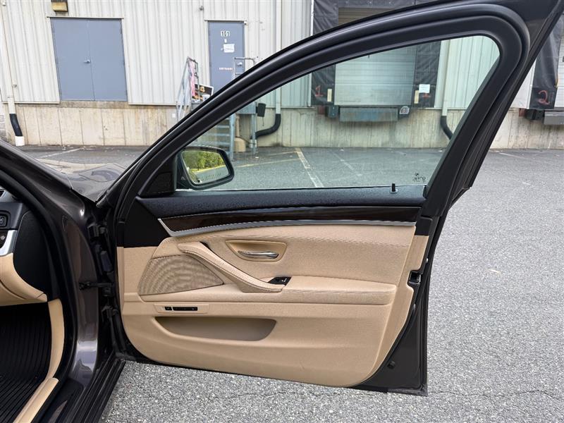 2013 BMW 5 Series 535i - Photo 38