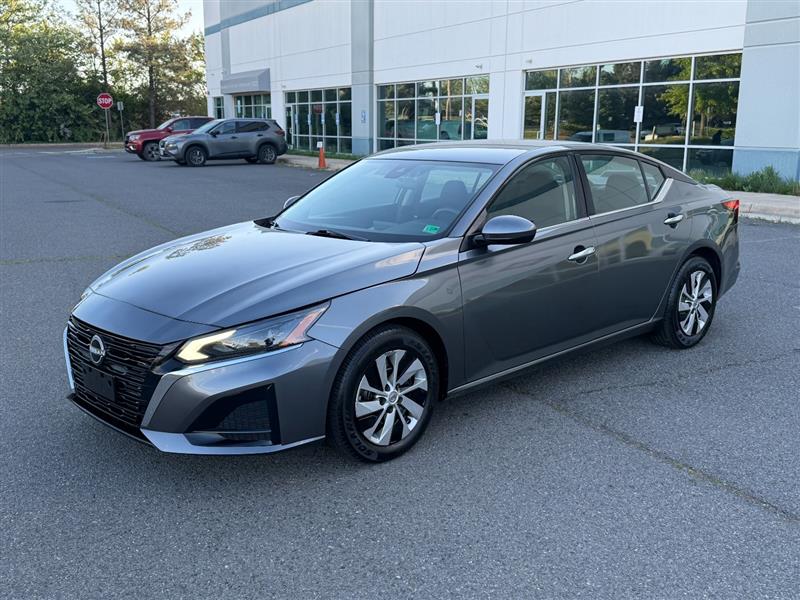 2023 Nissan Altima S - Photo 2
