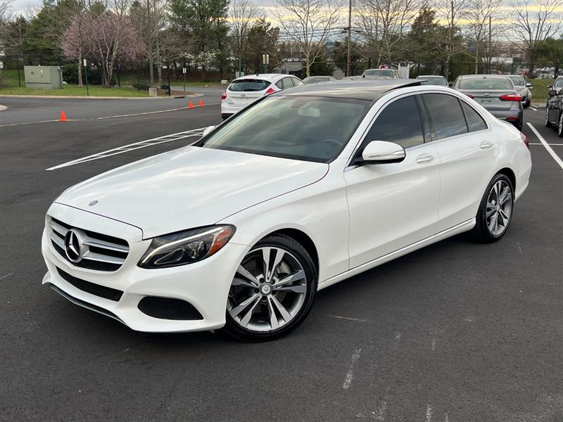 2015 Mercedes-Benz C-Class C300's photo