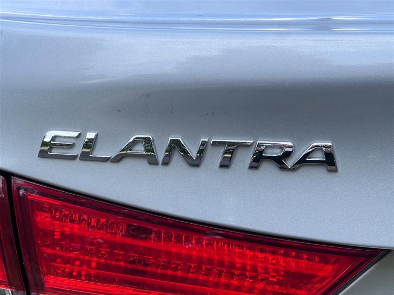 2013 Hyundai Elantra Limited - Photo 25