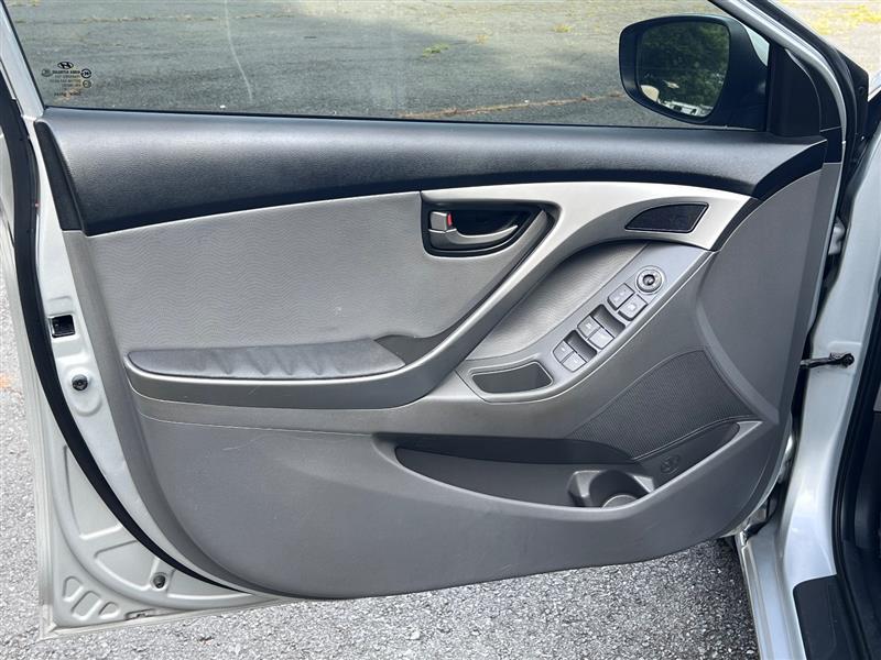 2013 Hyundai Elantra Limited - Photo 9