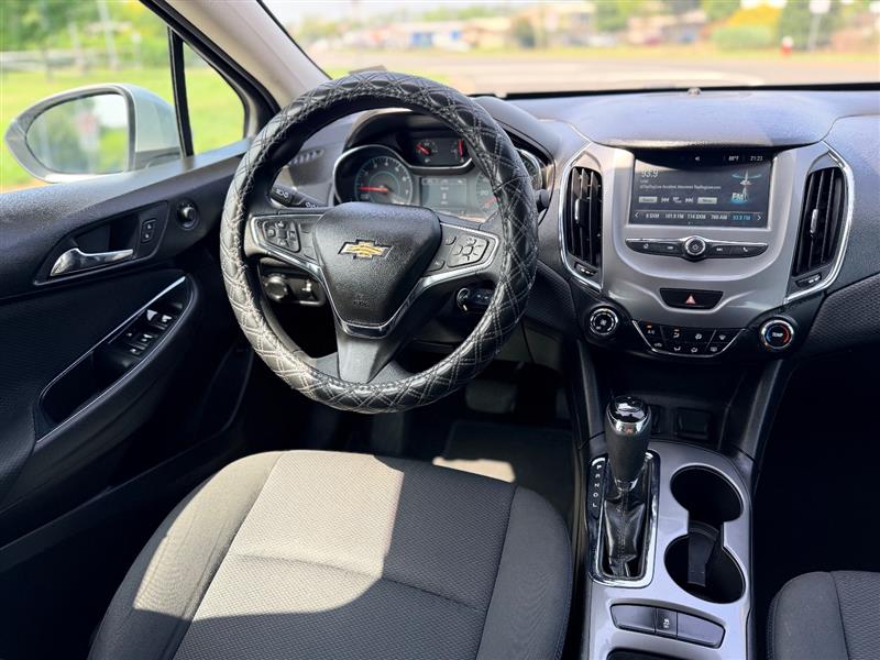 2016 Chevrolet Cruze LT - Photo 17