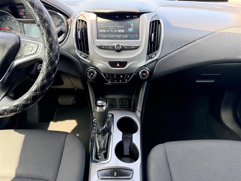 2016 Chevrolet Cruze LT - Photo 18