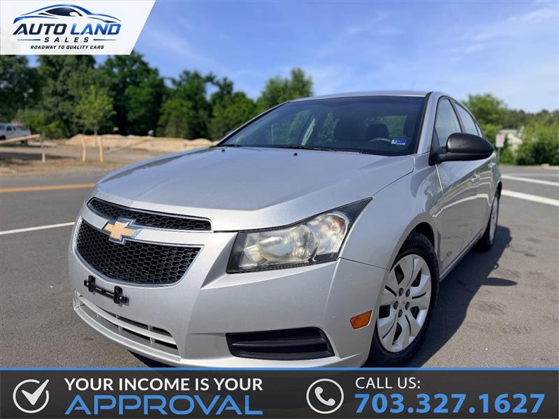 2012 Chevrolet Cruze LS - Photo 2
