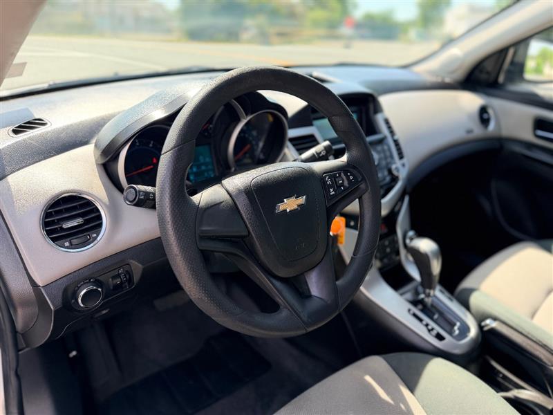 2012 Chevrolet Cruze LS - Photo 13