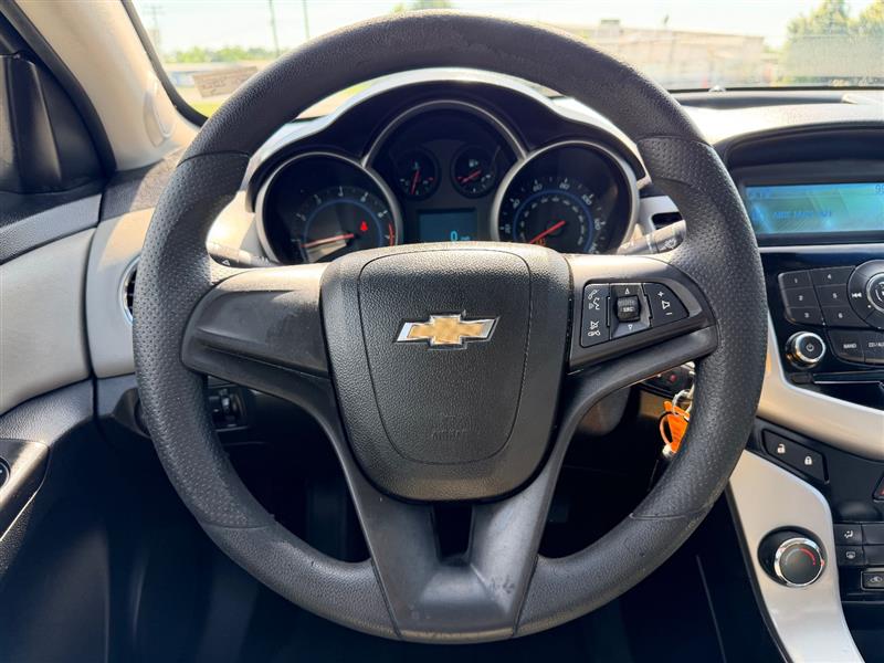 2012 Chevrolet Cruze LS - Photo 15