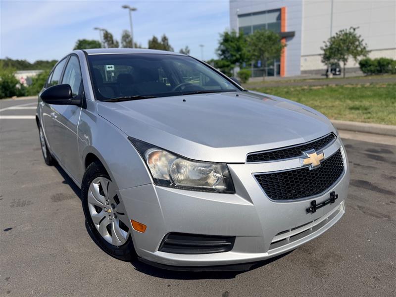 2012 Chevrolet Cruze LS - Photo 3