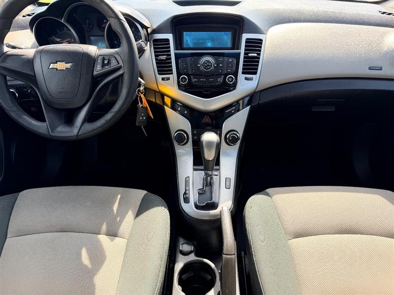 2012 Chevrolet Cruze LS - Photo 22