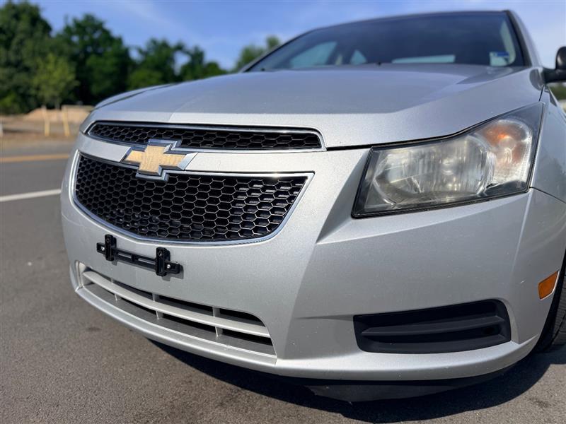 2012 Chevrolet Cruze LS - Photo 6