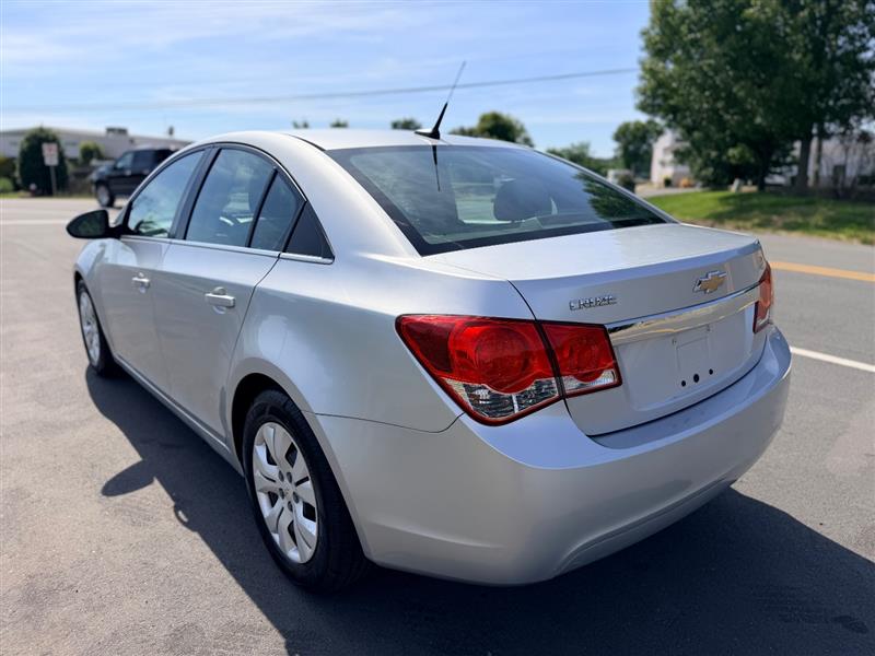 2012 Chevrolet Cruze LS - Photo 7