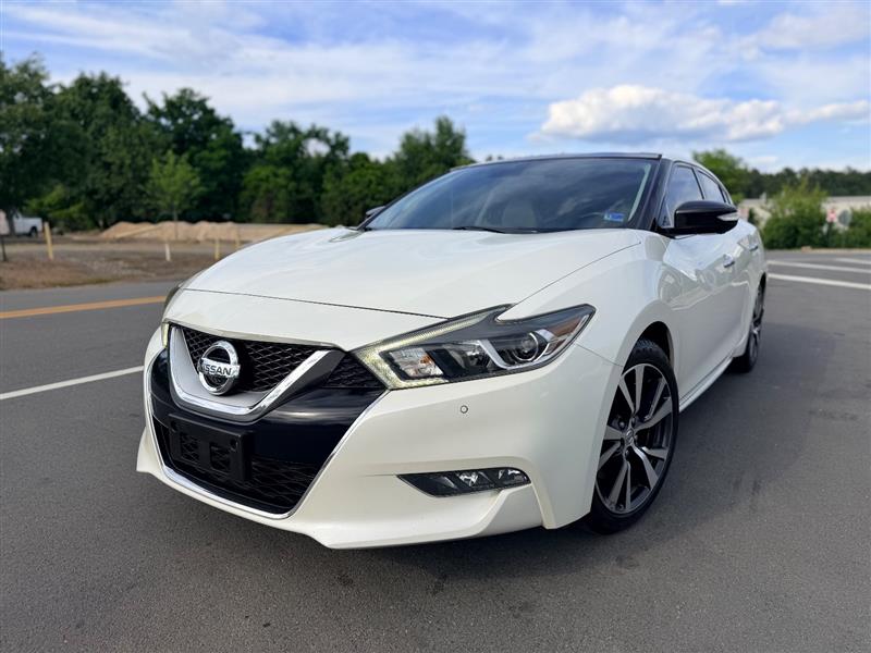 Pearl White 2017 Nissan Maxima Platinum FWD Sedan Front-Wheel Drive Automatic