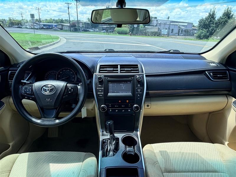 2015 Toyota Camry LE - Photo 13