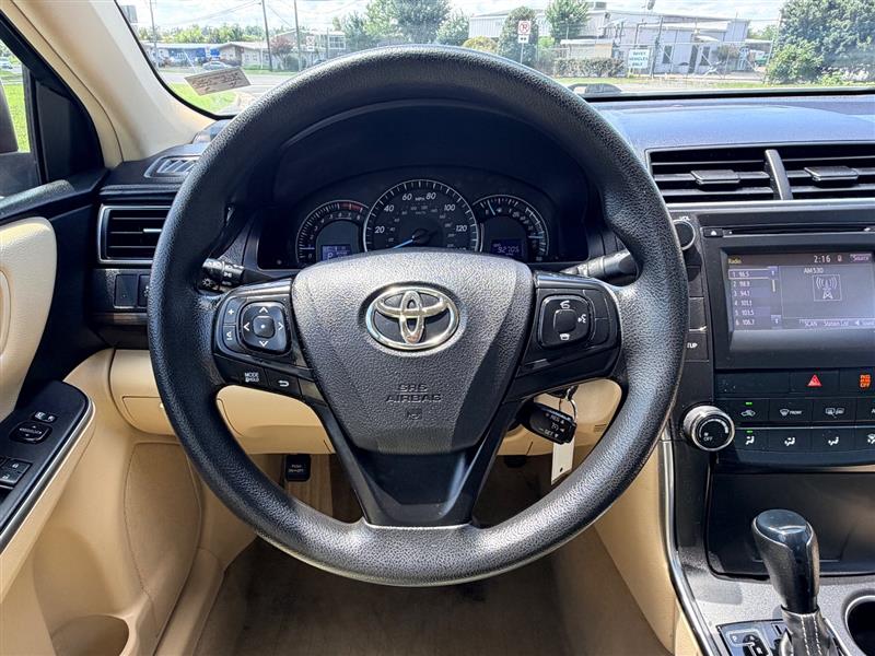 2015 Toyota Camry LE - Photo 14
