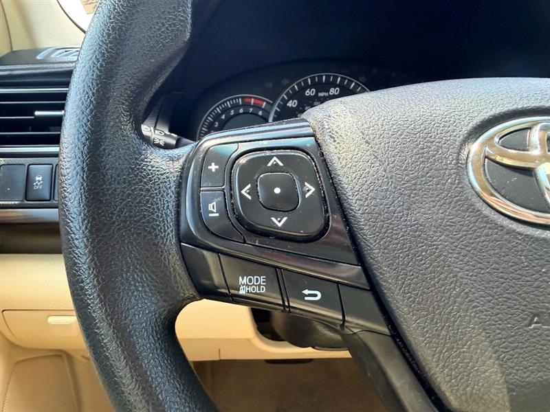 2015 Toyota Camry LE - Photo 15