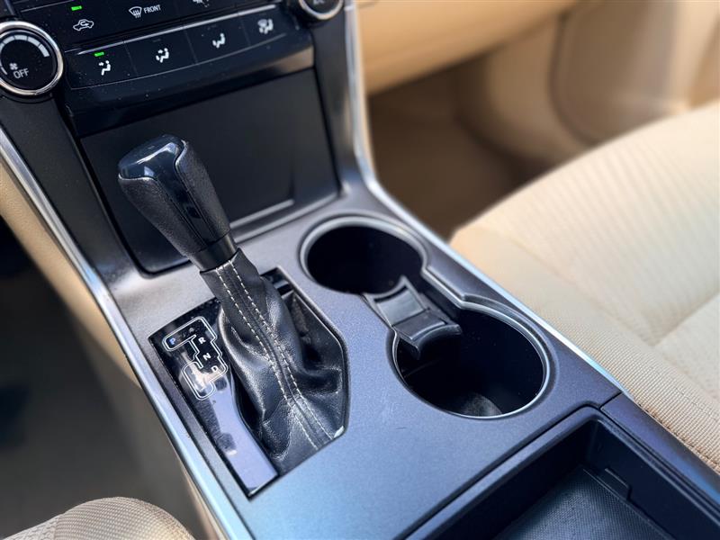 2015 Toyota Camry LE - Photo 21