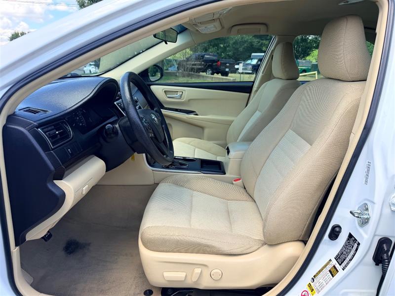 2015 Toyota Camry LE - Photo 23