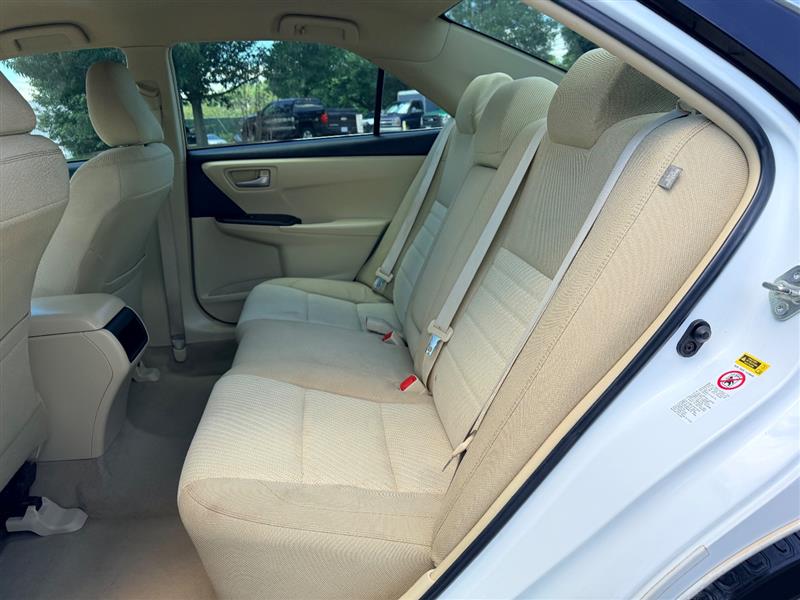2015 Toyota Camry LE - Photo 25