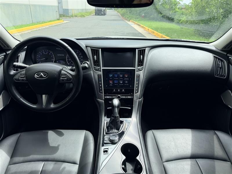 2017 INFINITI Q50 Premium - Photo 10