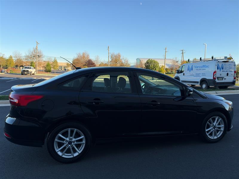 Vehicle photo 14