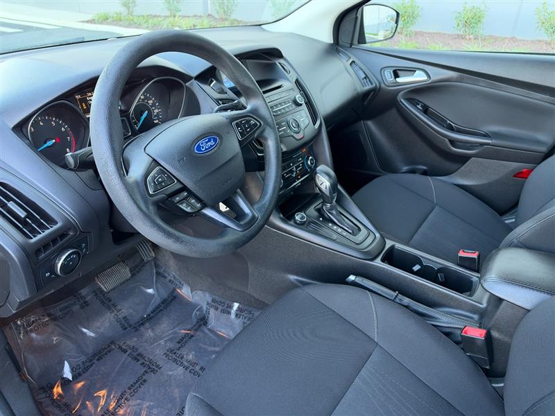 Vehicle photo 21
