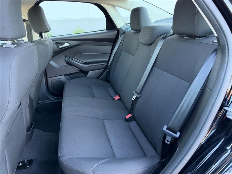 Vehicle photo 23