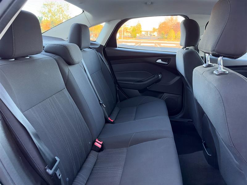Vehicle photo 25