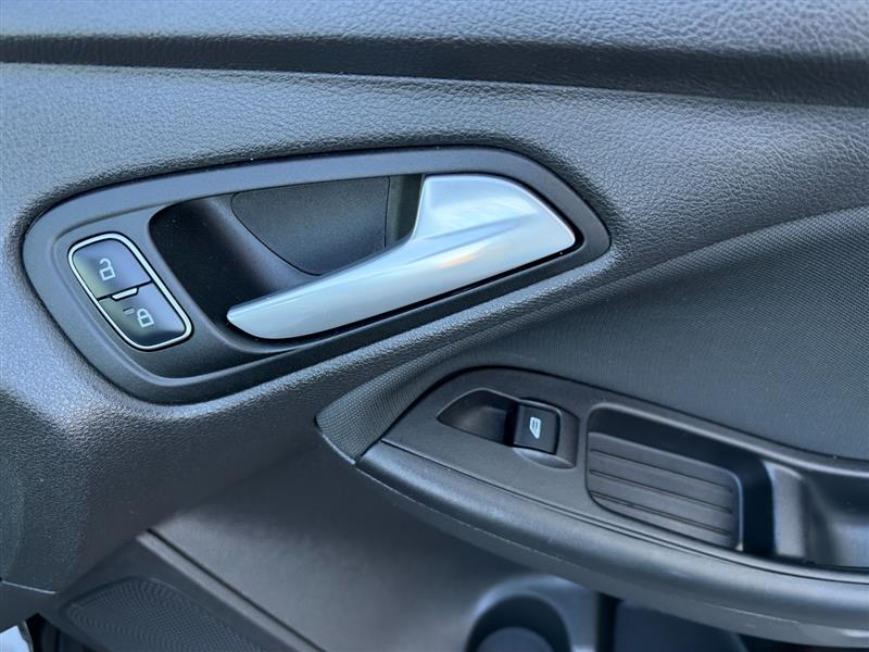 Vehicle photo 27