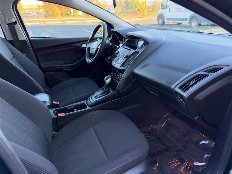 Vehicle photo 28