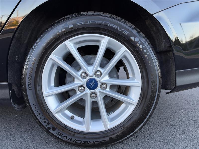Vehicle photo 43