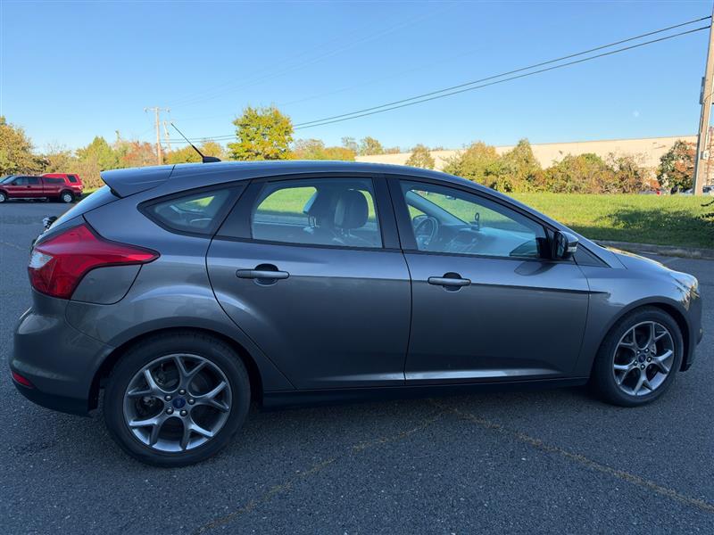 Vehicle photo 15