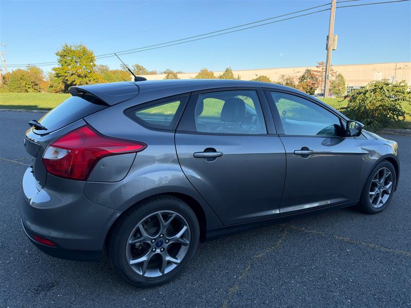Vehicle photo 16