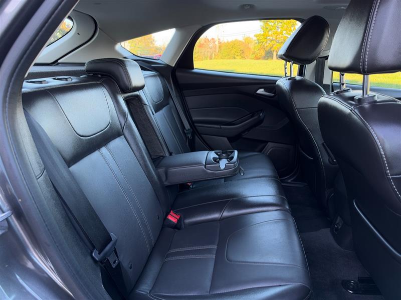 Vehicle photo 27