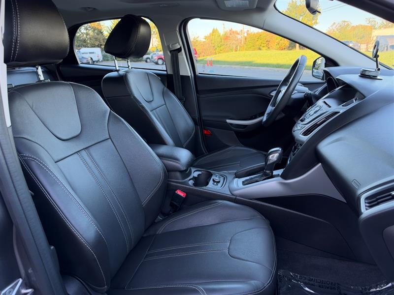 Vehicle photo 29