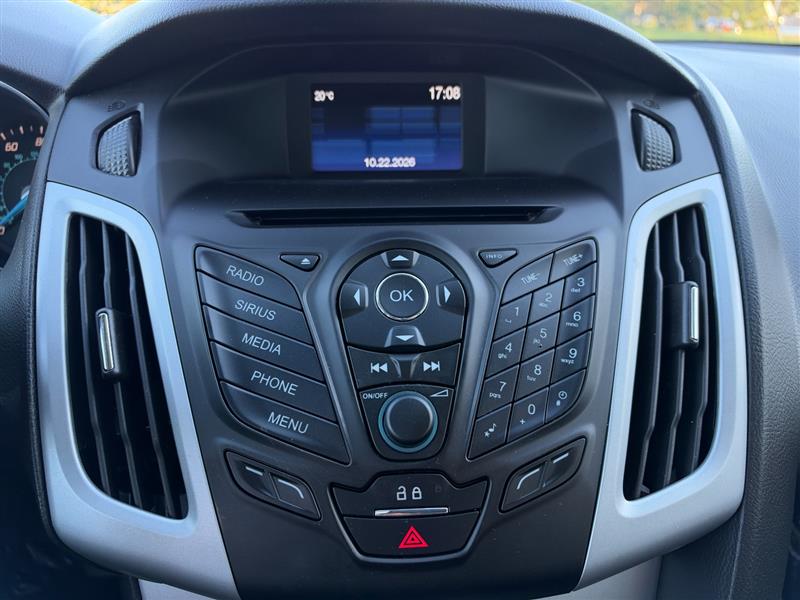 Vehicle photo 37