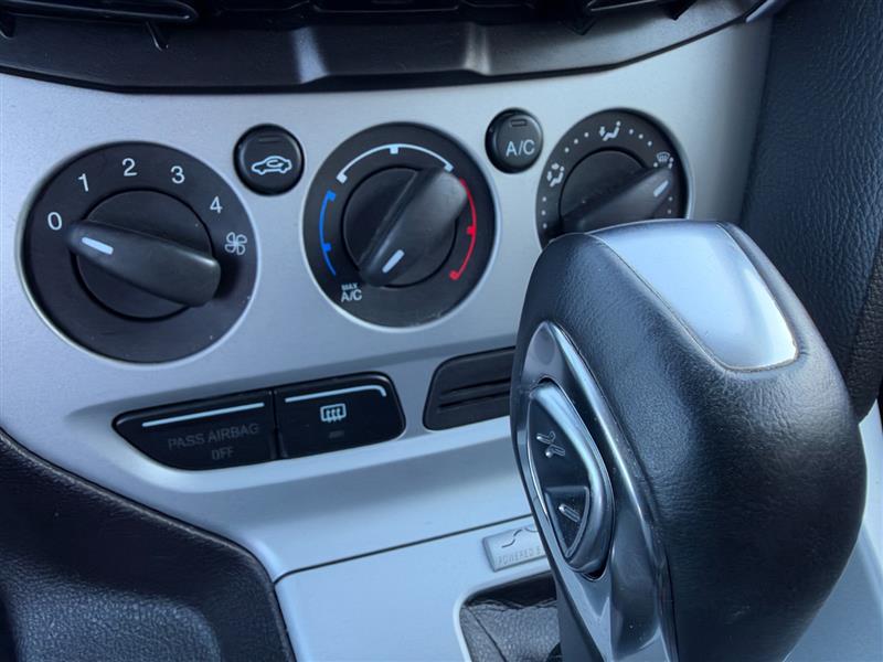 Vehicle photo 38
