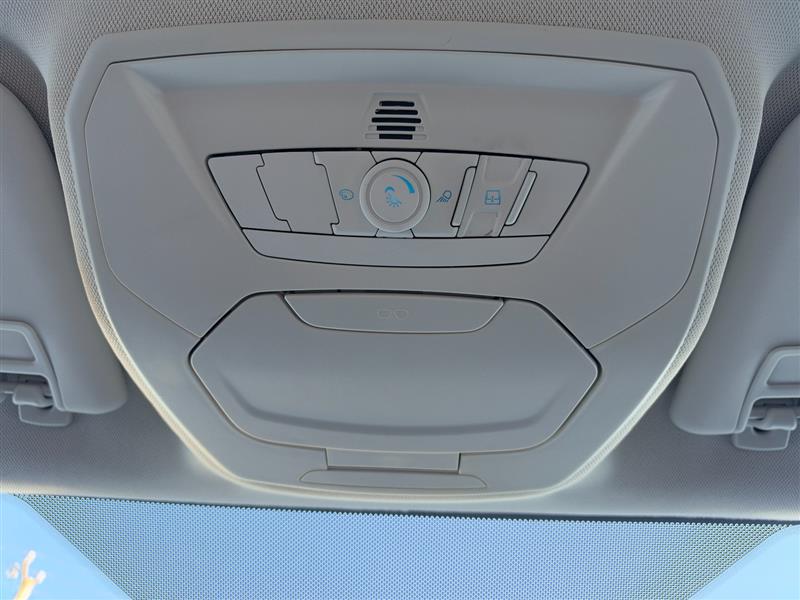 Vehicle photo 41