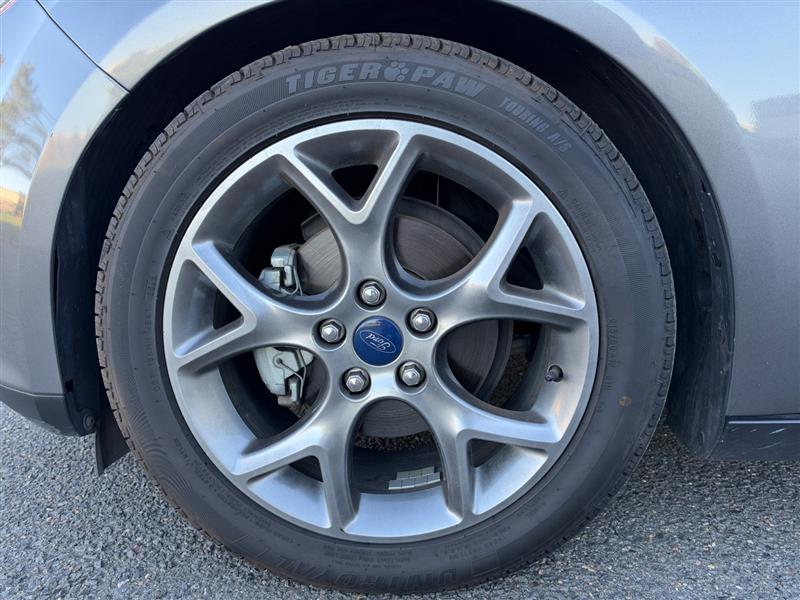 Vehicle photo 43