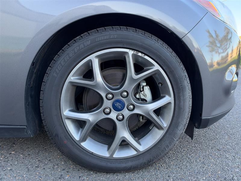 Vehicle photo 46