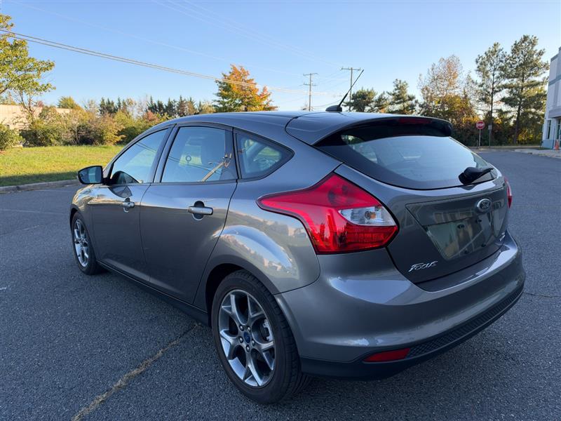 Vehicle photo 7