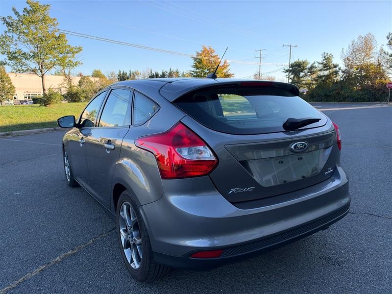 Vehicle photo 8