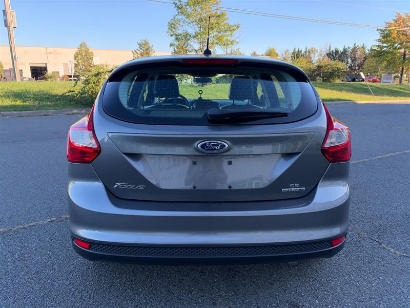 Vehicle photo 9