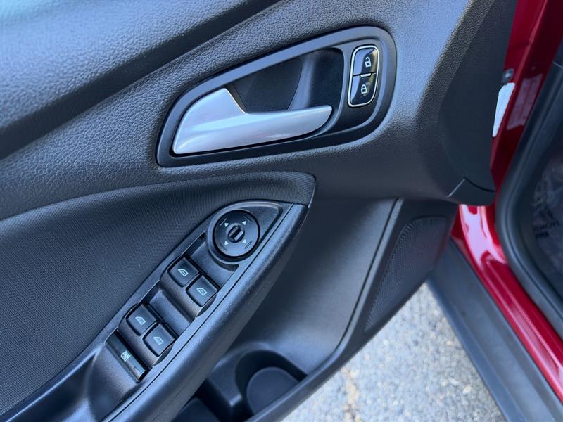 Vehicle photo 21