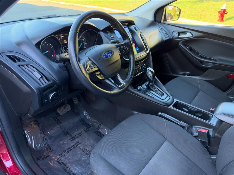 Vehicle photo 23